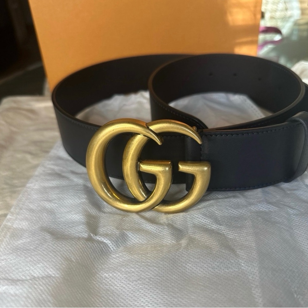 Gucci Black Belt with Gold Logo Buckle